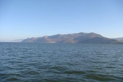 we took a cruise across Lake Erhai to see a Bai village