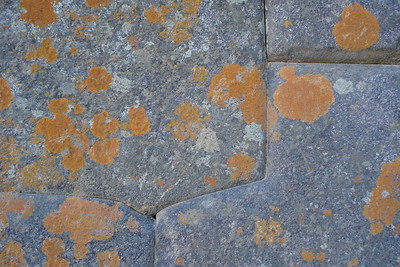 they made very precise seams, but with very irregularly shaped stones