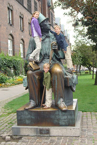 the obligatory pose with Hans Christian Andersen