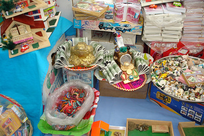 people buy these offerings, some with very realistic copies of US $100 bills