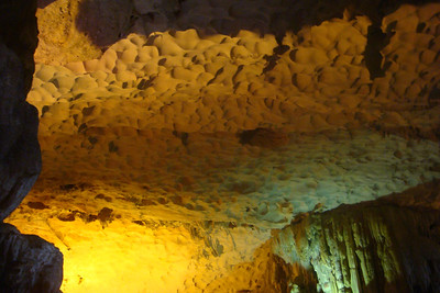 the ceiling of the cave had this very unusual sculpted look