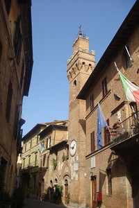 walking through Buonconvento