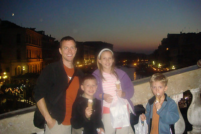 having a gelato on the Rialto Bridge