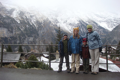 we stopped in Murren to play in the snow