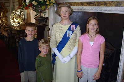 the kids got to meet the Queen, she wasn't very chatty
