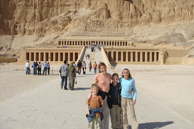 the temple of Queen Hapchetsut carved into the side of the mountain