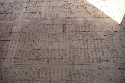 lots of hieroglyhpics, you can see recent bird damage near the top