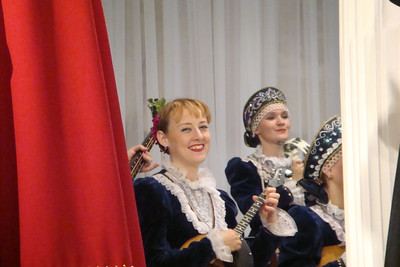 Alayna took many of the photos at the folk show