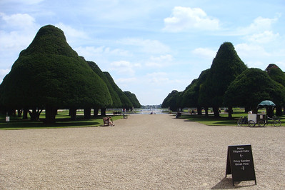 the Jubilee gardens at Hampton Court, photo doesn't do it justice