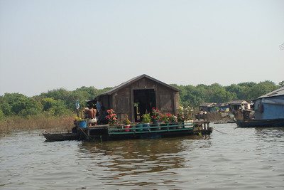 the floating villages on Lake Tonle Sap