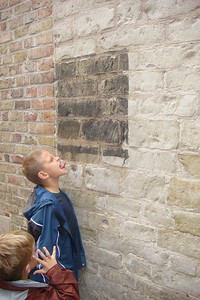 this patch shows the grime of Brugge before it's facelift in the 1960's
