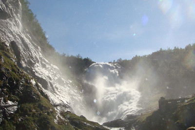 the massive waterfall (after the dancing ladies left)