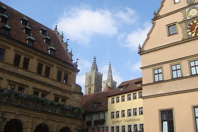 St. Jakob's Church behind the town square